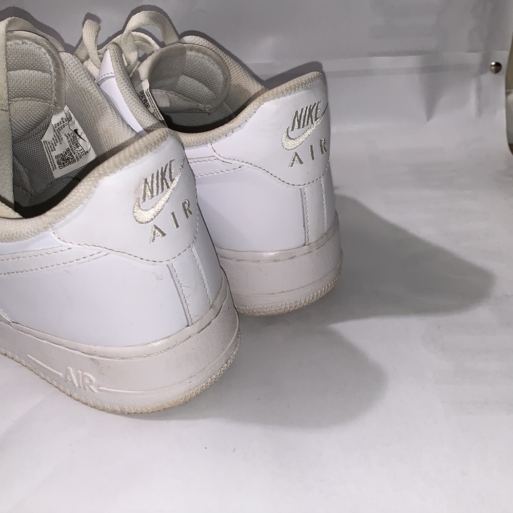 Sneakers - Picture 4 of 5